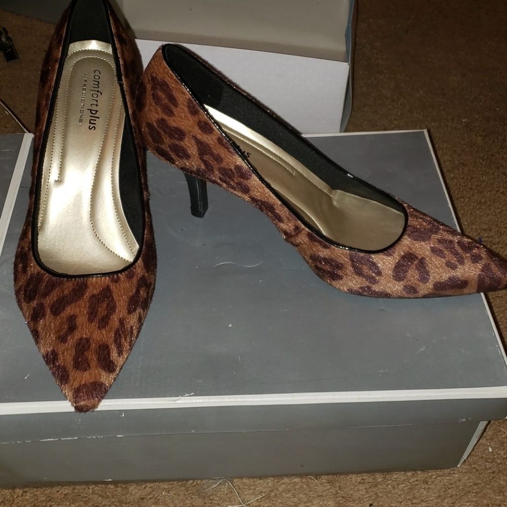 Size 12 Leopard faux fur pointed toe heels